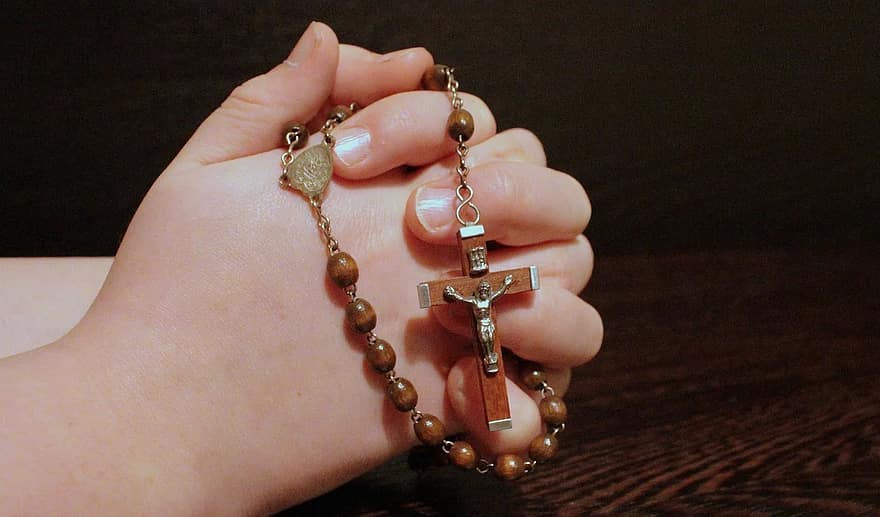 Mendekatkan Diri Pada Tuhan, 4 Manfaat Doa Pagi Bagi Umat Katolik