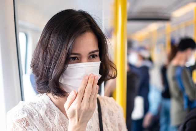 5 Cara Mudah Mengatasi Bau Mulut Saat Memakai Masker