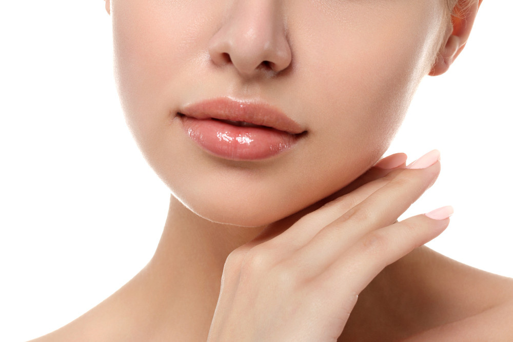 Atasi Bibir Hitam, Ini 6 Produk Pencerah Bibir Yang Wajib Coba