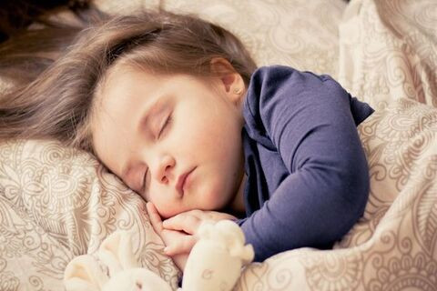 7 Cara Mendorong Kebiasaan Tidur Yang Sehat Untuk Anak