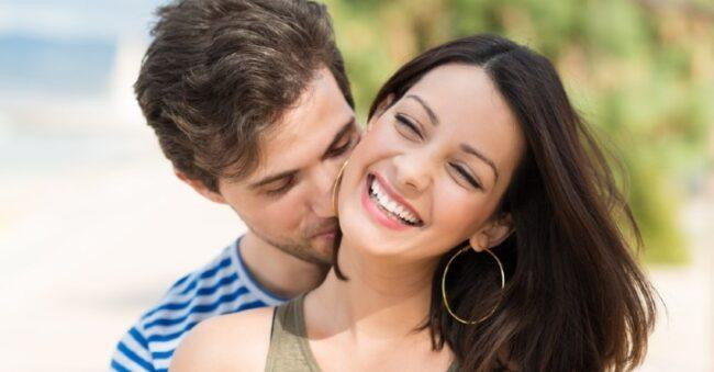 Kamu Wajib Tahu, Makna Dan Alasan Ciuman Leher Yang Disukai Pasanganmu