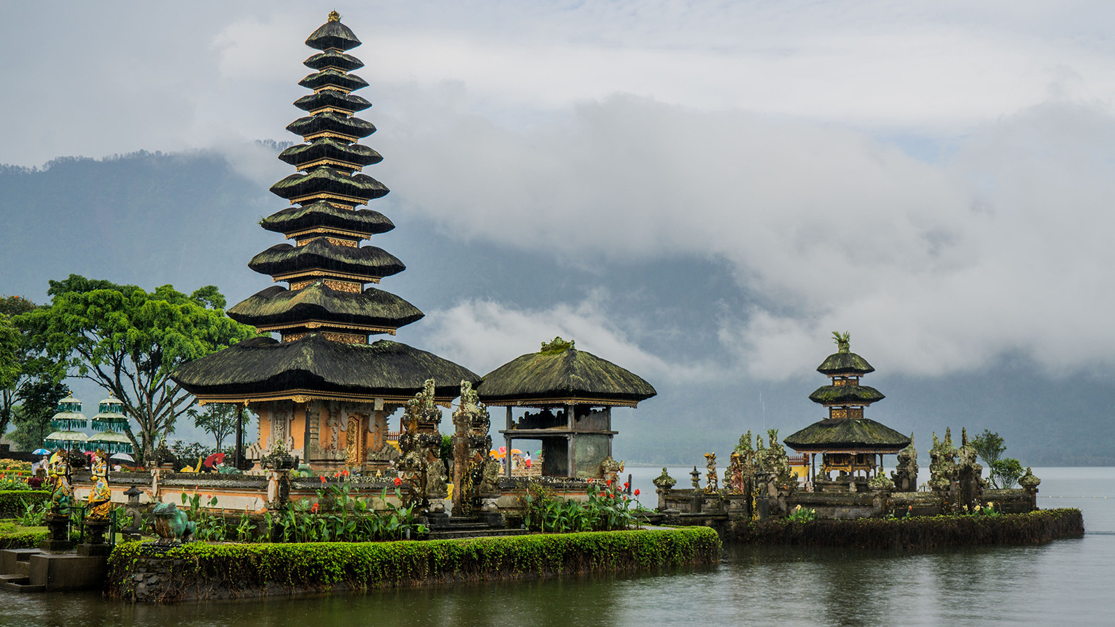 6 Destinasi Wisata Menarik Di Indonesia Yang Wajib Dikunjungi