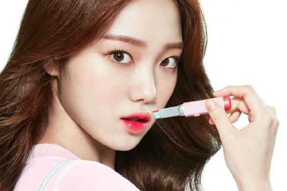 Dijamin Halal! Ini 5 Lipstik Korea Yang Bisa Jadi Pilihanmu