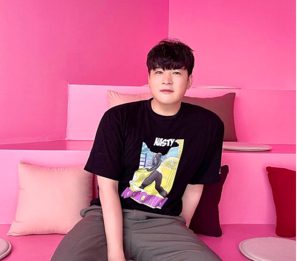 Bukan Artis, Shindong Super Junior Dikonfirmasi Tengah Pacari Perempuan Biasa