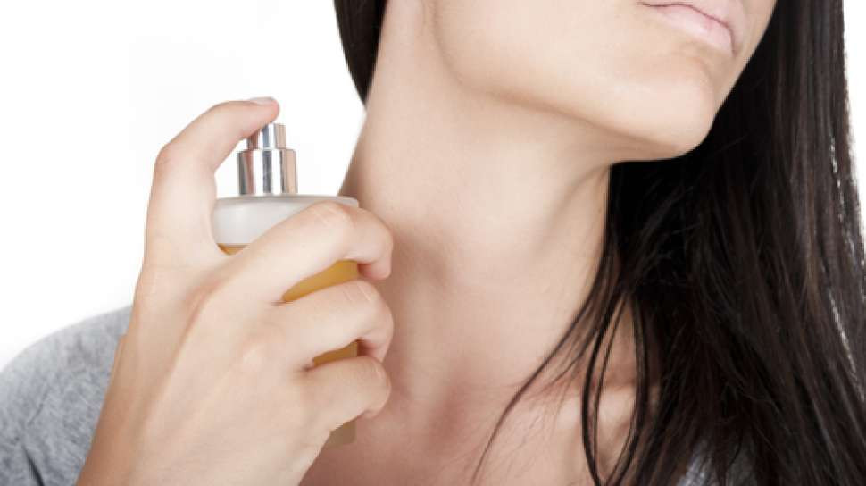 9 Aroma Parfum Wanita Yang Bikin Pria Tertarik, Sudah Punya?