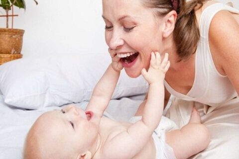 Gemas, Ini 6 Cara Bikin Bayi Tertawa Tuk Dukung Tumbuh Kembangnya