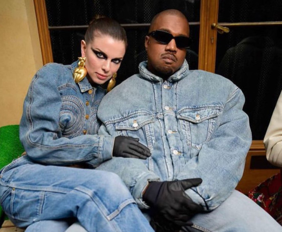 Pasangan Kekasih Julia Fox Dan Kanye West Ungkap Panggilan Sayang “Juliye”