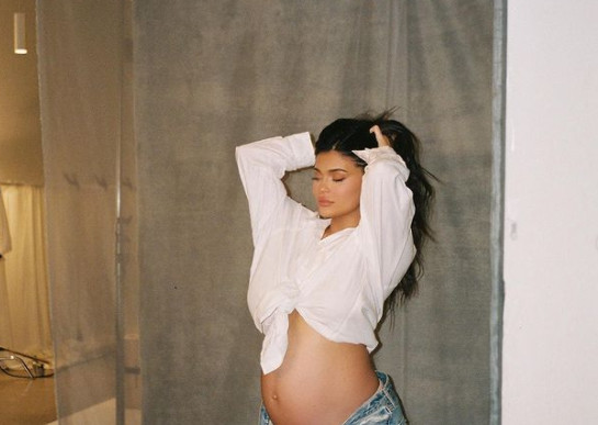 Selamat! Tanggal 02 02 2022 Kylie Jenner Lahirkan Anak Kedua