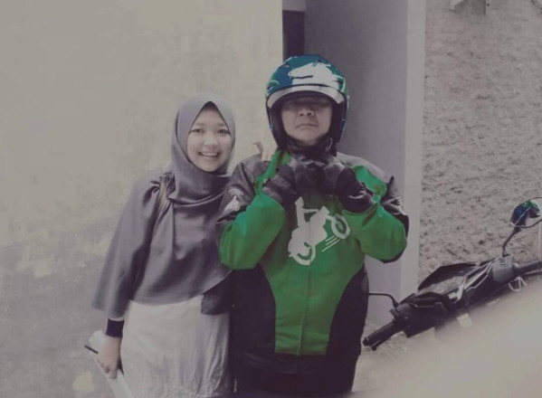 Kisah Nisa Sri Wahyuni Anak Driver Ojol yang Berhasil Lulus S2 di Luar Negeri