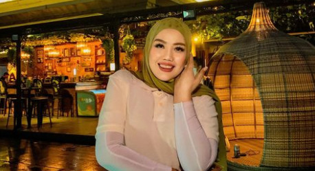 Dinilai Sombong, Elly Sugigi Kesal dan Kembali Sindir Sikap Fuji
