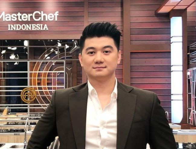 5 Fakta Menarik Arnold Poernomo Yang Pamit Tinggalkan "Master Chef Indonesia"