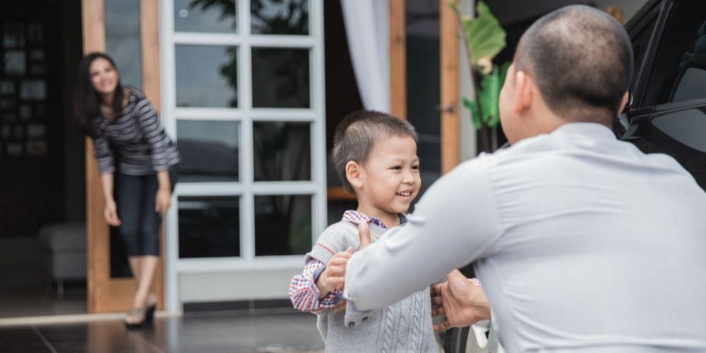 Tetap Beri Anak Figur Orang Tua, 5 Tips Mendidik Anak Usai Bercerai
