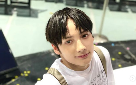 Hueningkai TXT Positif Covid-19, Semua Member Jalani Isolasi Mandiri