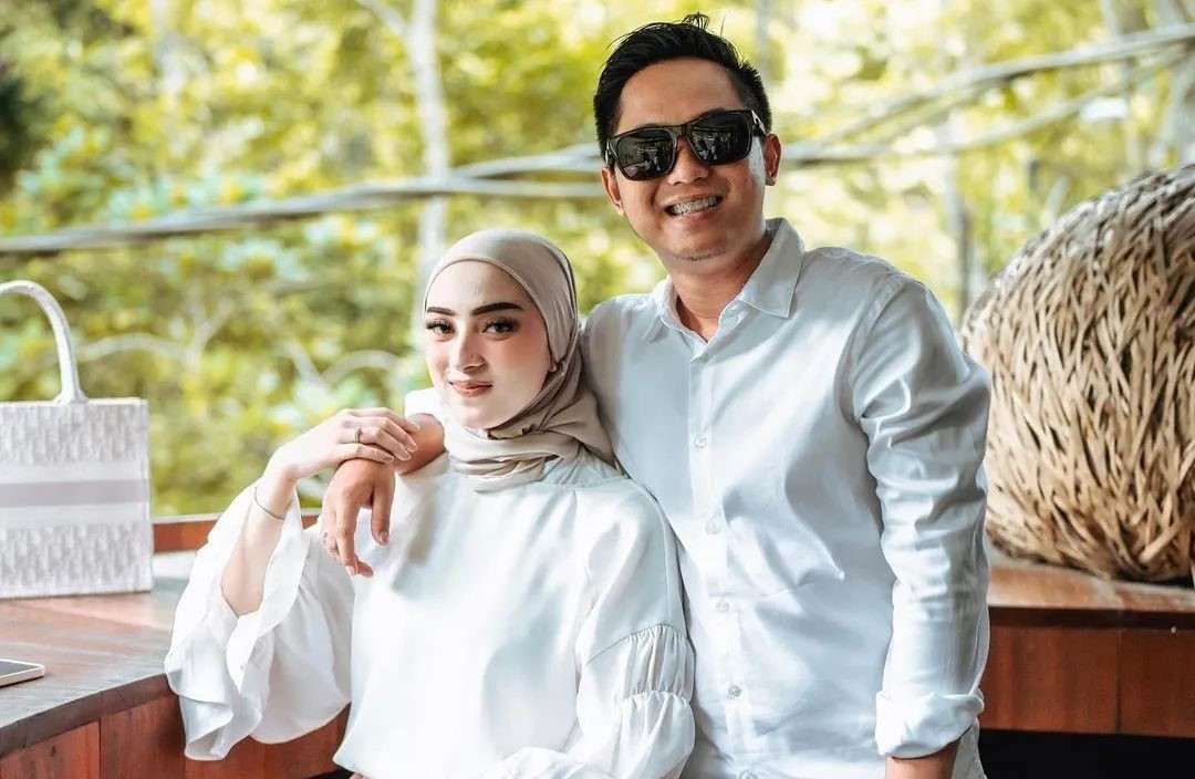 Selalu Setia, Dinan Fajrina Unggah Momen dan Kata Romantis untuk Doni Salmanan