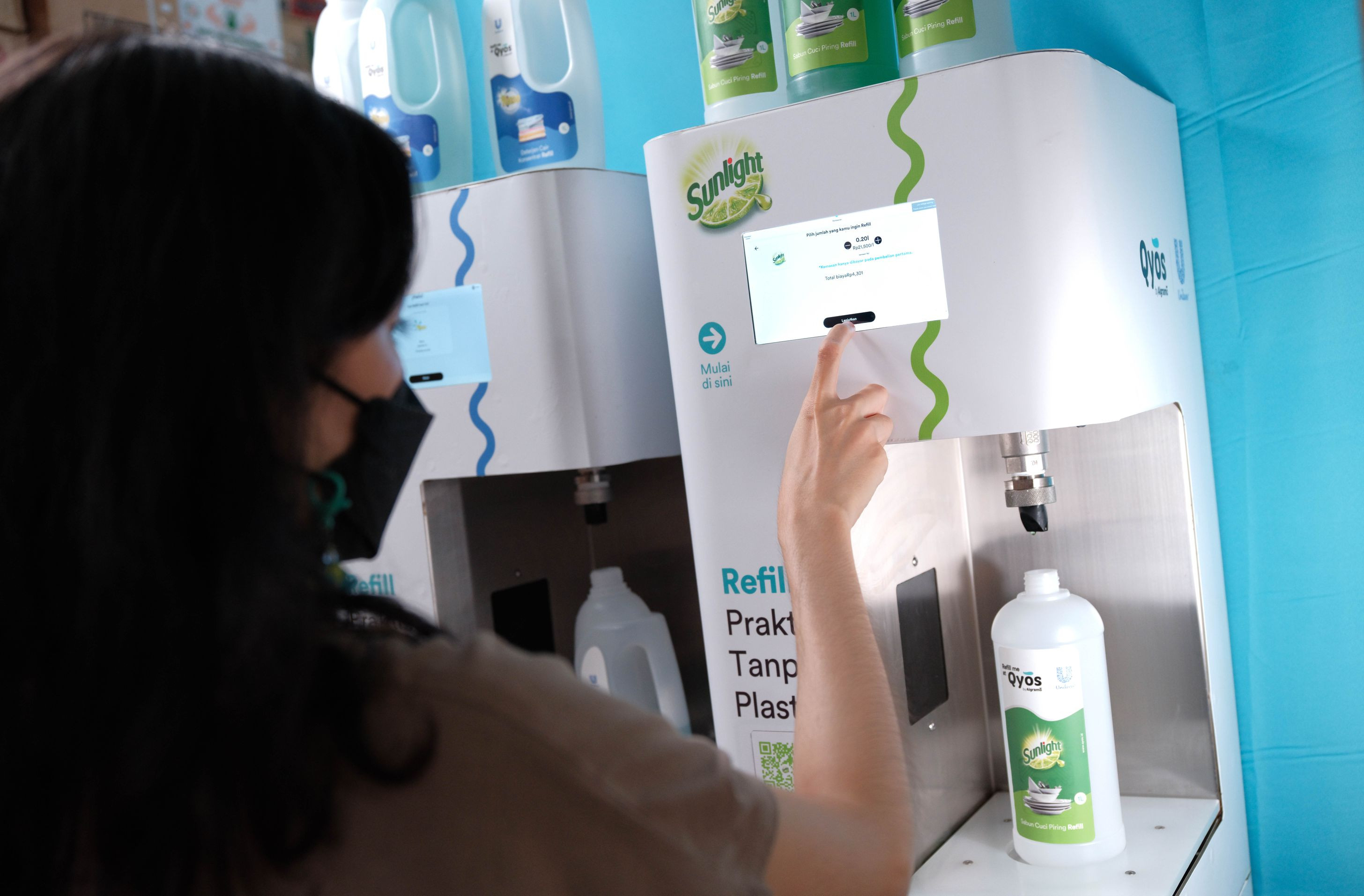 Hadirkan Refill Station, Unilever Indonesia dan QYOS Beri Alternatif Belanja Minim Plastik