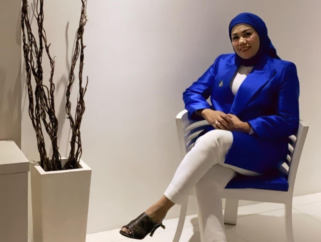 Viral! Video Elly Sugigi dan Irma Darmawangsa Berkelahi Sampai Hentikan Acara