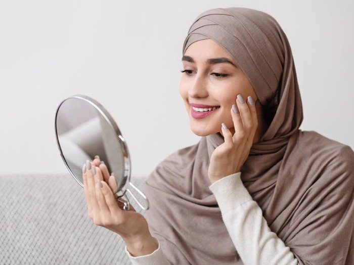 7 Tips  Agar Hijab Bebas Bau Seharian