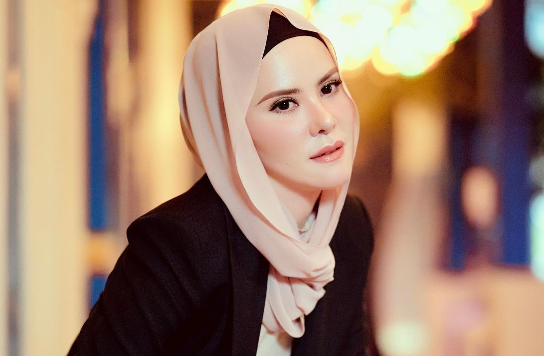 Sempat Ragu Jadi Mualaf, Angel Lelga Dalami Islam Dengan Masuk Pesantren