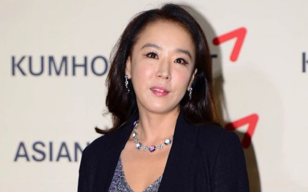 Alami Serangan Jantung, Kang Soo Yeon Dilarikan Ke Rumah Sakit