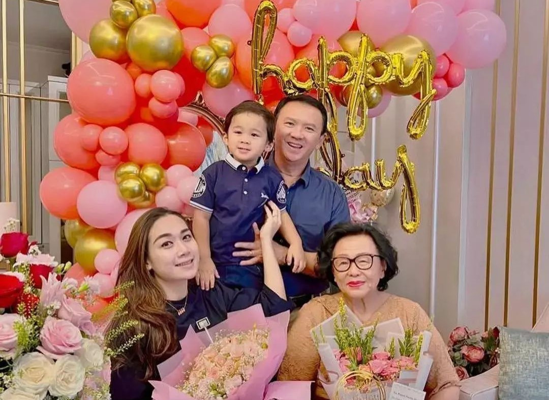 Rayakan Ulang Tahun Istri, Ahok Selalu Berikan Puput Nastiti Devi Bunga Mawar