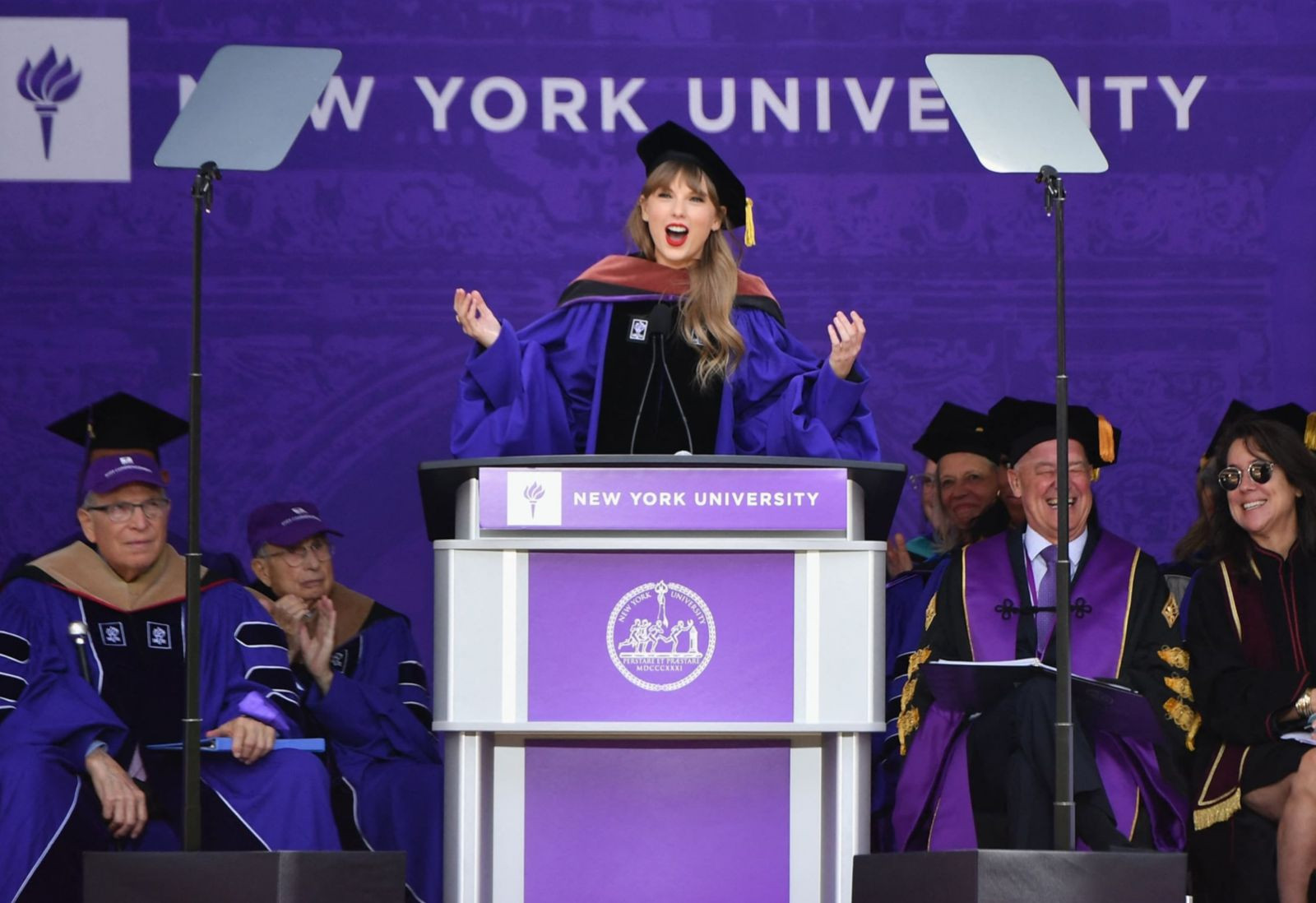 Taylor Swift Resmi Terima Gelar Doktor Kehormatan Dari New York University