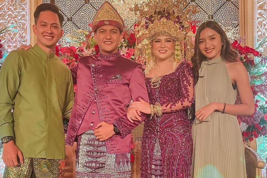 Gelar Resepsi Pernikahan, Masayu Clara Dan Qausar Harta Usung Adat Palembang