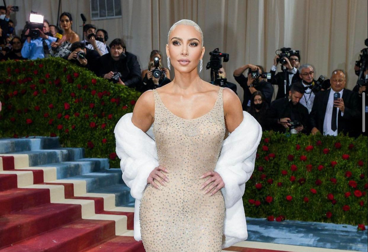 Tuai Kritik, Kim Kardashian Dikabarkan Rusak Gaun Peninggalan Marilyn Monroe