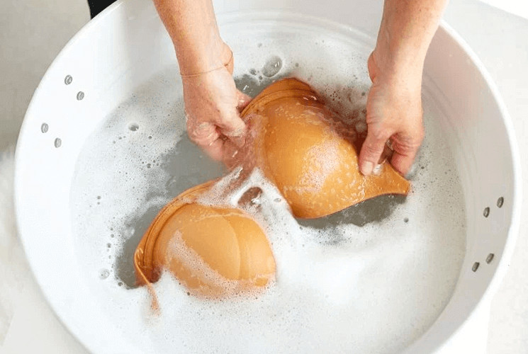 Bikin Cepat Rusak, 5 Kebiasaan Salah Mencuci Bra
