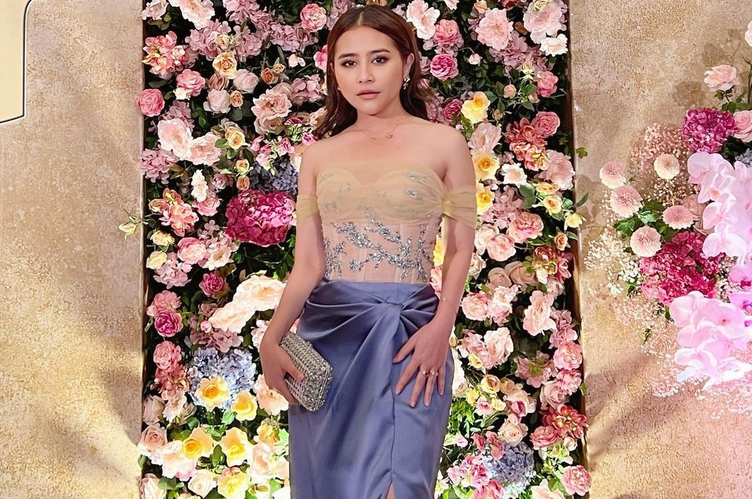 Foto Bersebelahan, Warganet Soroti Kedekatan Prilly Latuconsina dengan Iman Usman