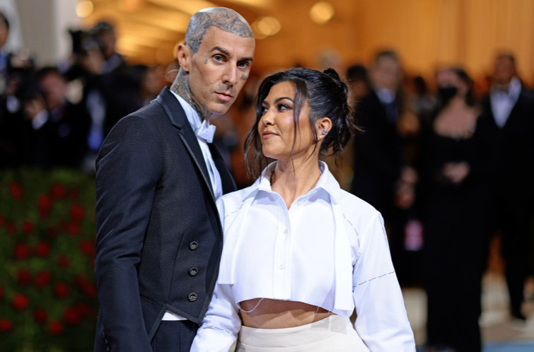 Sudah Suami Istri, Kourtney Kardashian dan Travis Barker Tidak Hidup Serumah