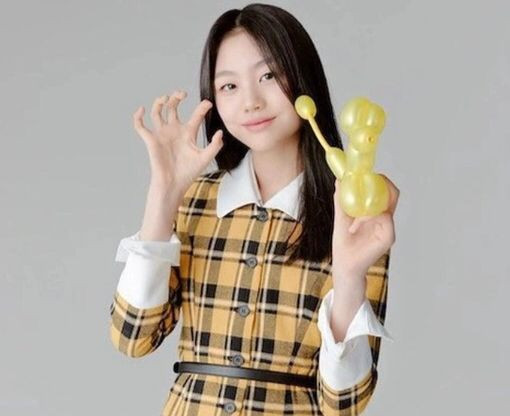 Park Yuri Curi Perhatian dengan Tinggi Badan 172 Cm di Usianya yang ke-12