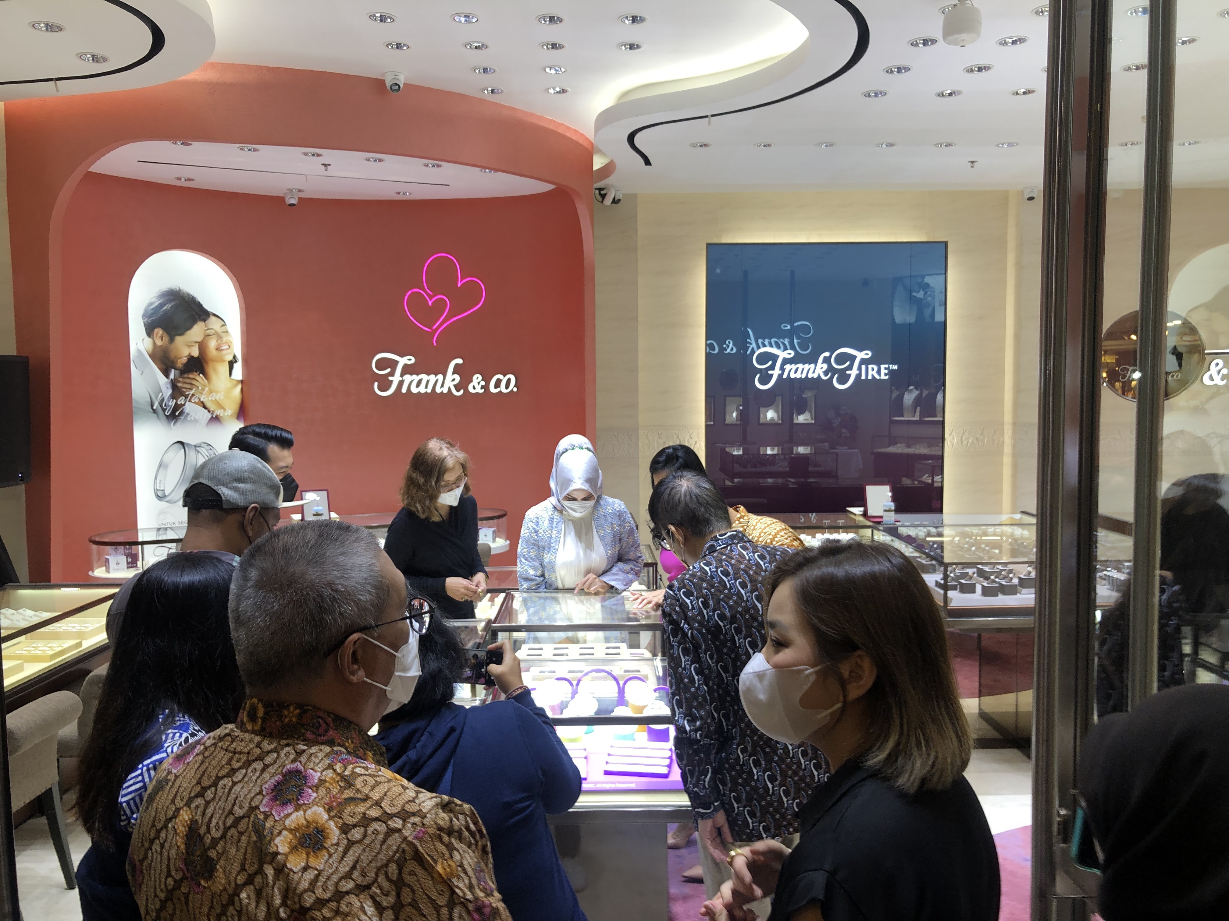 CMK Resmikan Gerai ke-90  dengan Pembukaan Frank & co. di Botani Square Bogor