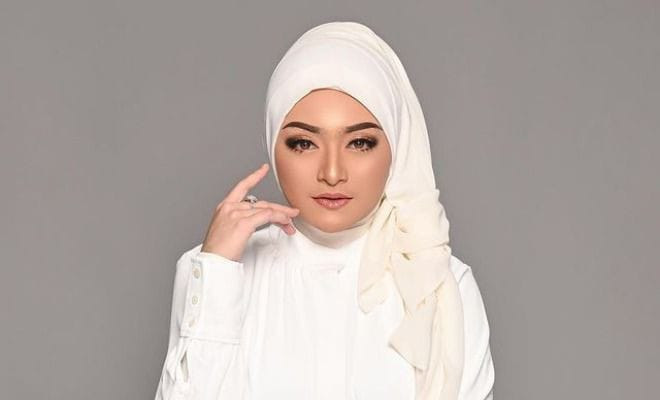 Simpel Dan Trendi! 7 Style Hijab Ala Nathalie Holscher