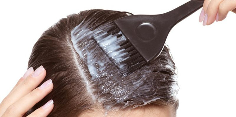7 Efek Samping Sering Mewarnai Rambut