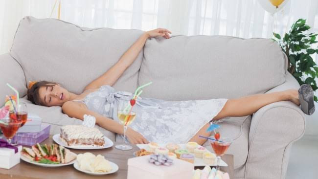 Hati-Hati, 5 Bahaya Rebahan Setelah Makan