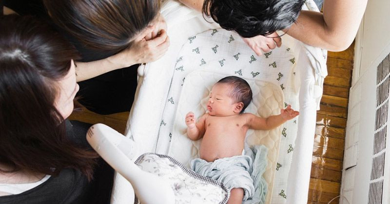 Jangan Sembarangan! Perhatikan 5 Etika saat Jenguk Bayi