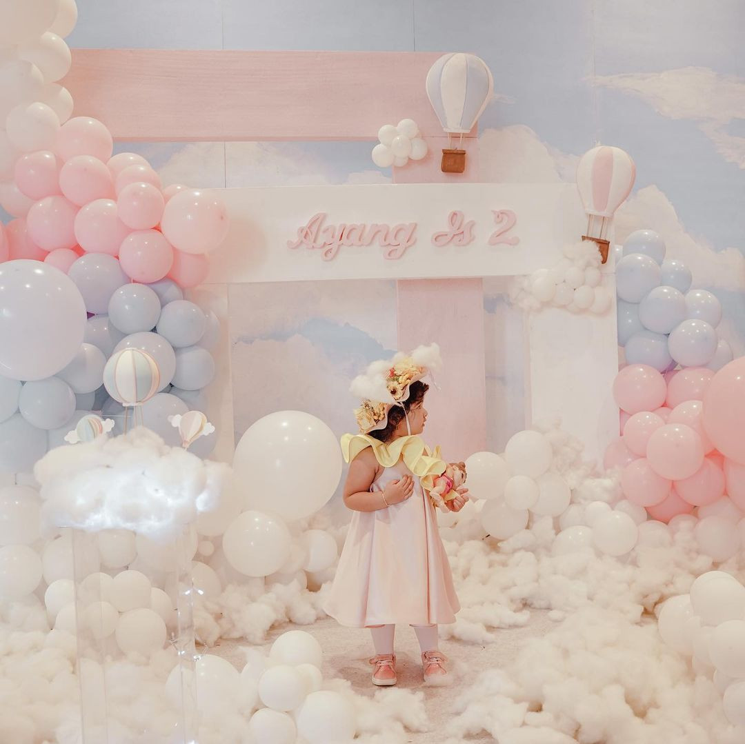 Rayakan Ulang Tahun Ke-2, Ini Potret Ulang Tahun Anak Tasya Farasya