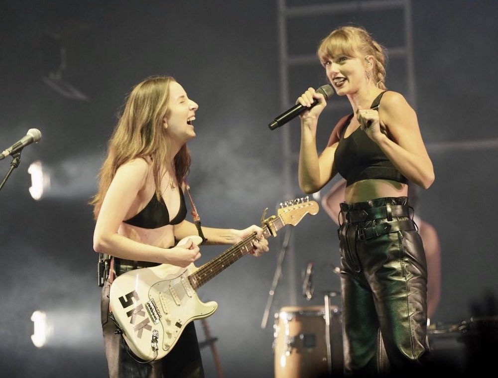 Kejutkan Penonton, Taylor Swift Tampil Dalam Konser Haim Di London