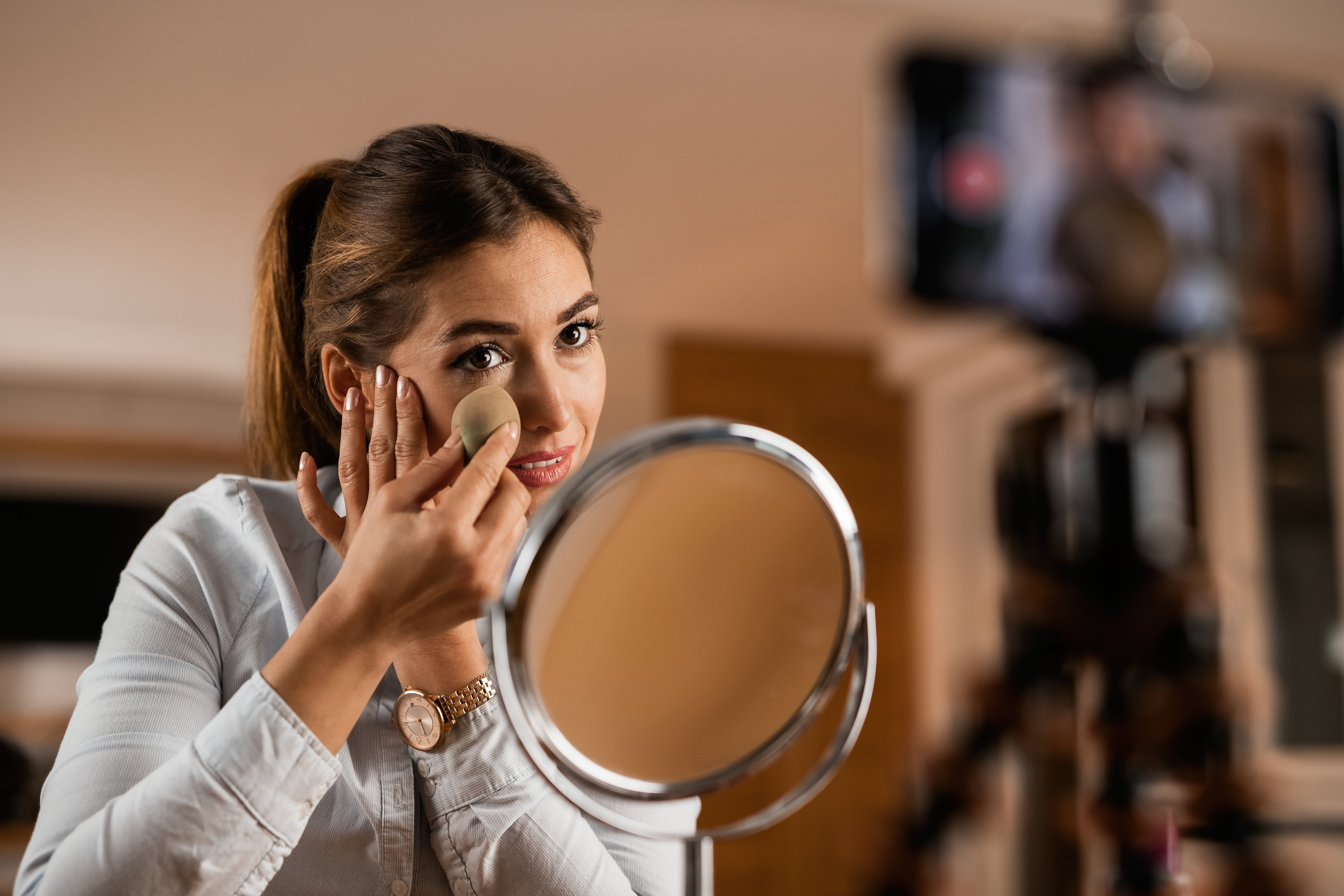 Banyak Yang Tidak Tahu, Ini 5 Cara Efektif Bersihkan Spons Makeup