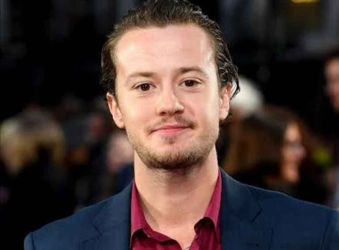 Ditahan Imigrasi, Joseph Quinn Diselamatkan Perannya di "Stranger Things"