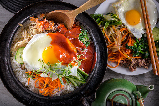Gak Cuma Ramyeon! 5 Makanan Populer Korea Ini Wajib Kamu Coba