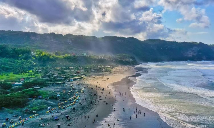 Terkenal Mistis, Ini 5 Mitos Wisata Pantai Parangtritis Di Yogyakarta