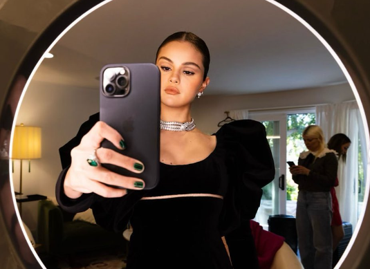 Selena Gomez Curi Perhatian Publik! Kini Gandeng Produser Terkenal