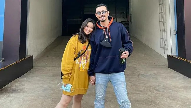 Bongkar Ranjang, Denny Sumargo Ngaku Tak Nafsu ke Istri pada Awal Pernikahan