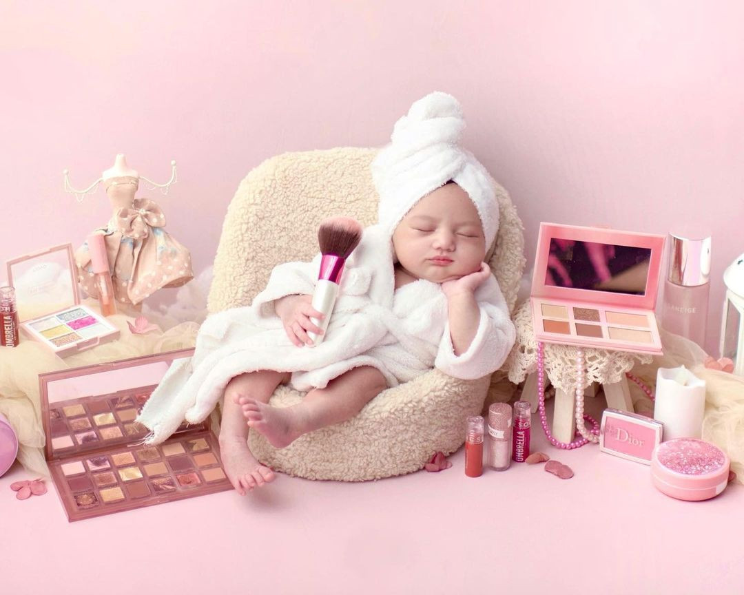 Gemas, 5 Ide Baby Newborn Photoshoot Ala Beauty Influencer Nanda Arsyinta