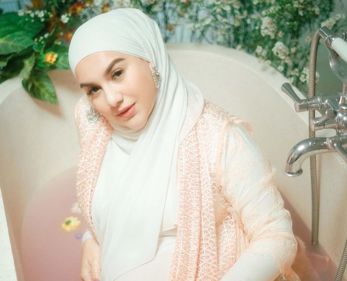 Sehari Pasca Lahiran, Irish Bella Sudah Pamer Bisa Jalan-Jalan