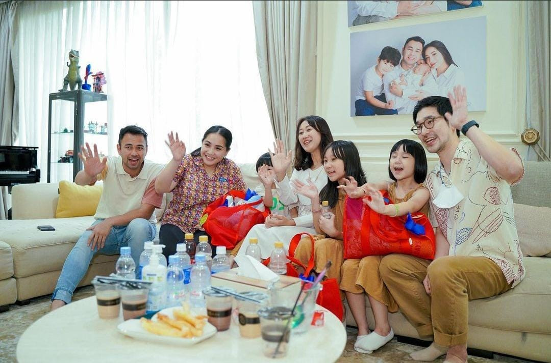 Sebelum Balik Ke Korea, Kimbab Family Sambangi Rumah Raffi Ahmad