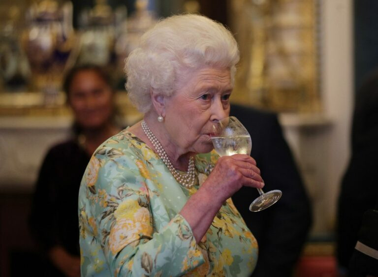 Dibenci Ratu Elizabeth Ii, Ini Makanan Yang Jarang Dijumpai Di Istana Buckingham