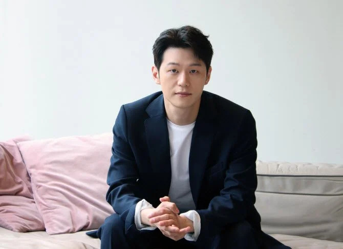 Pacari Non Artis, Bintang K-Drama “Twotm” Lee Hak Joo Umumkan Pernikahan