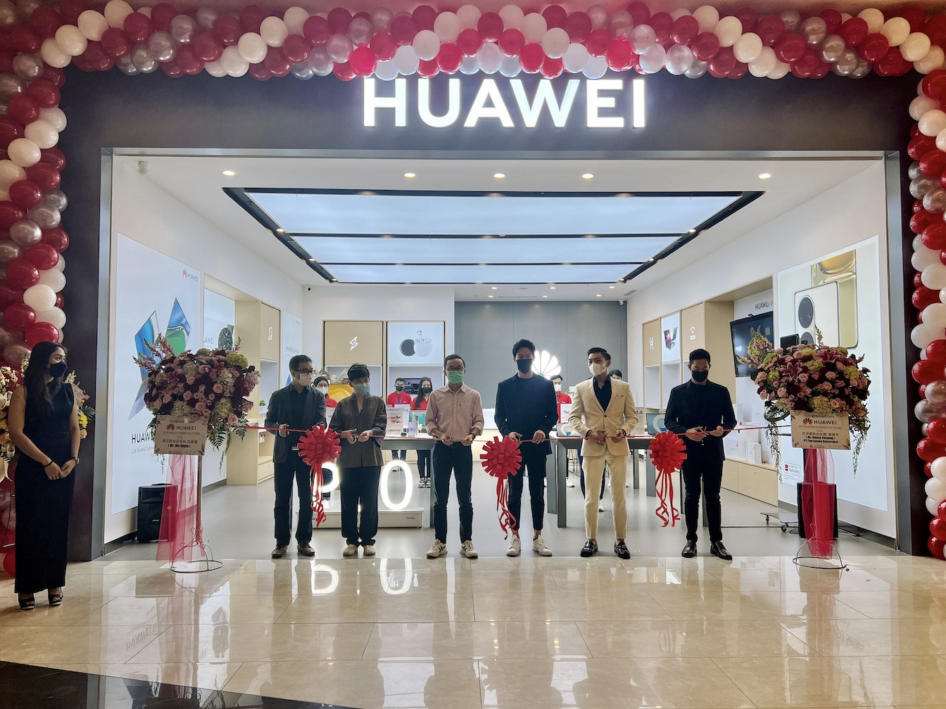 Perluas Jangkauan Konsumen, Huawei Resmi Buka Gerai Baru Di Transmart Cibubur